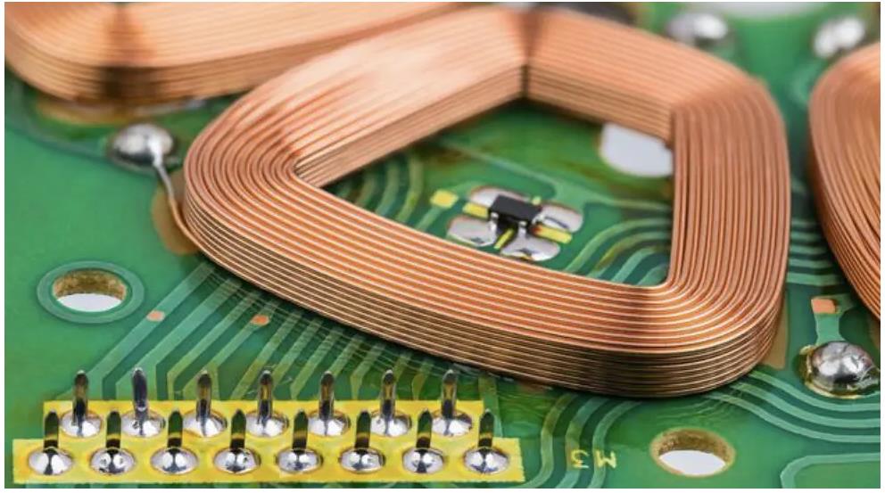 Cá háit a n-úsáidtear Muileann Rollta Sreang Leictreamaighnéadach go príomha